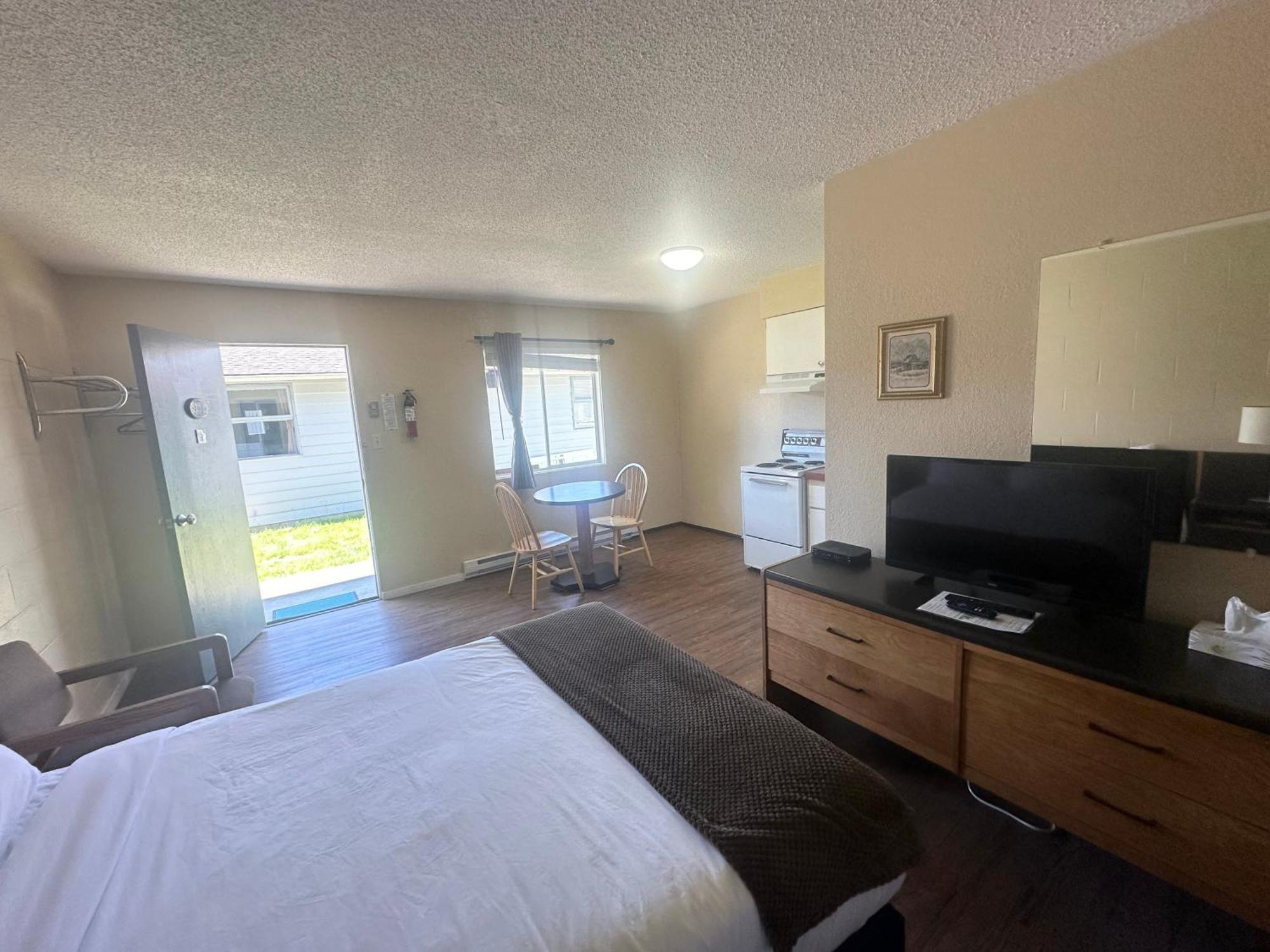 Island West Resort-Motel Ucluelet Cameră foto